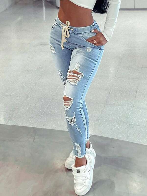 Ripped High Jeans